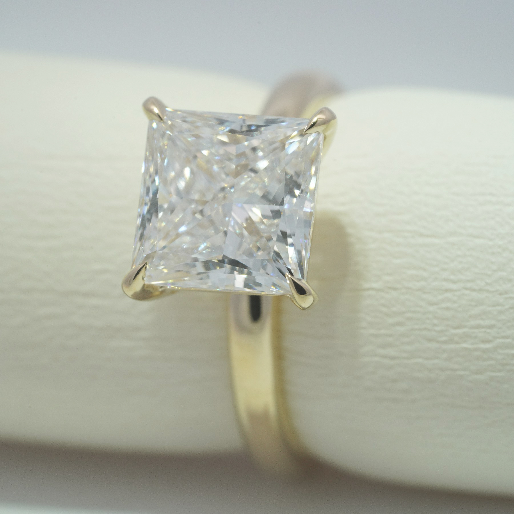 10K желтое золото выращенный бриллиант кольцо 3.56ct AuDR1006639-1